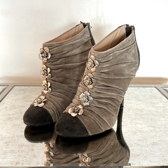 Chanel Unique Gray Suede Cap Toe Camellia Flower Booties 36 1/2 - Picture 1 of 13